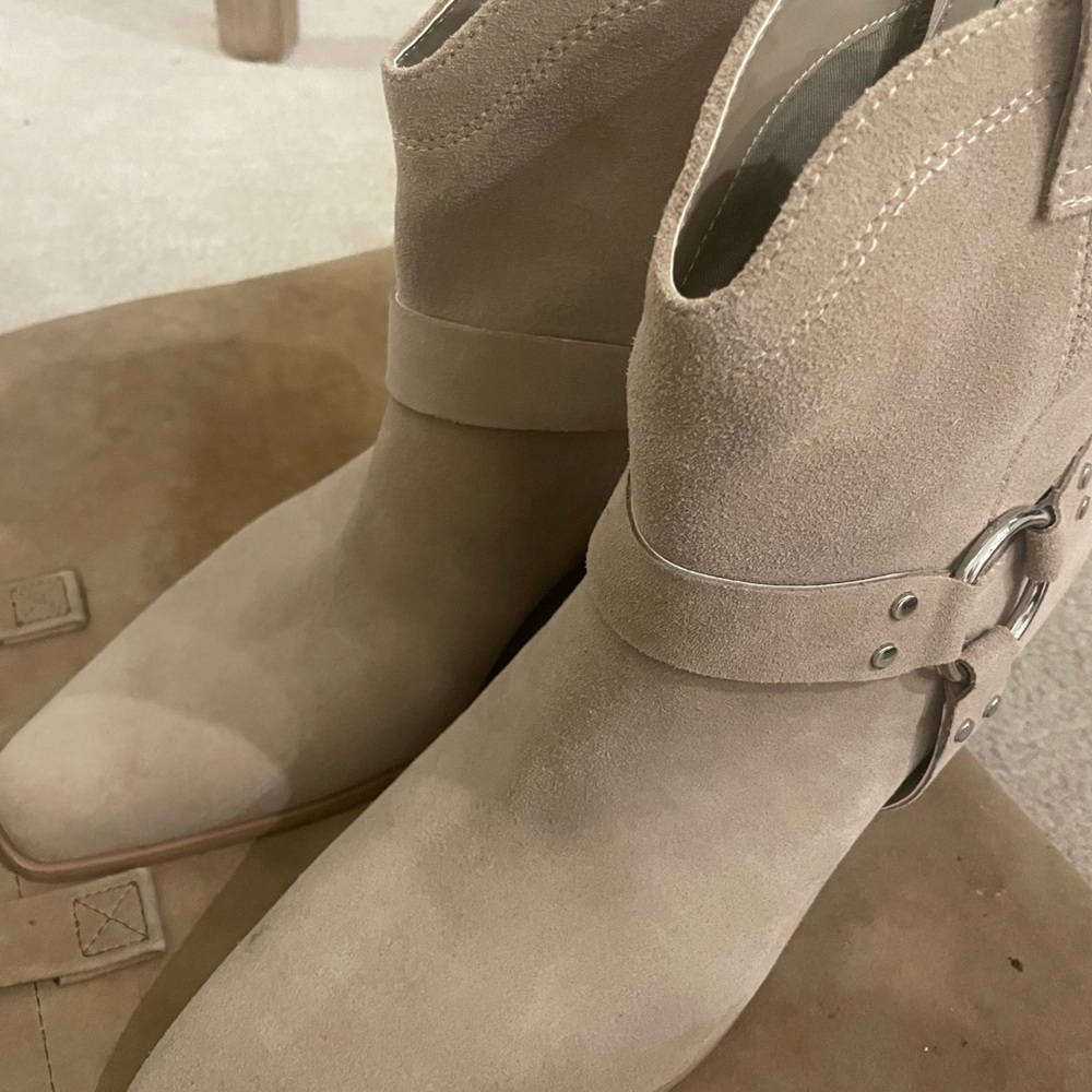 Elegant Beige Ankle Booties